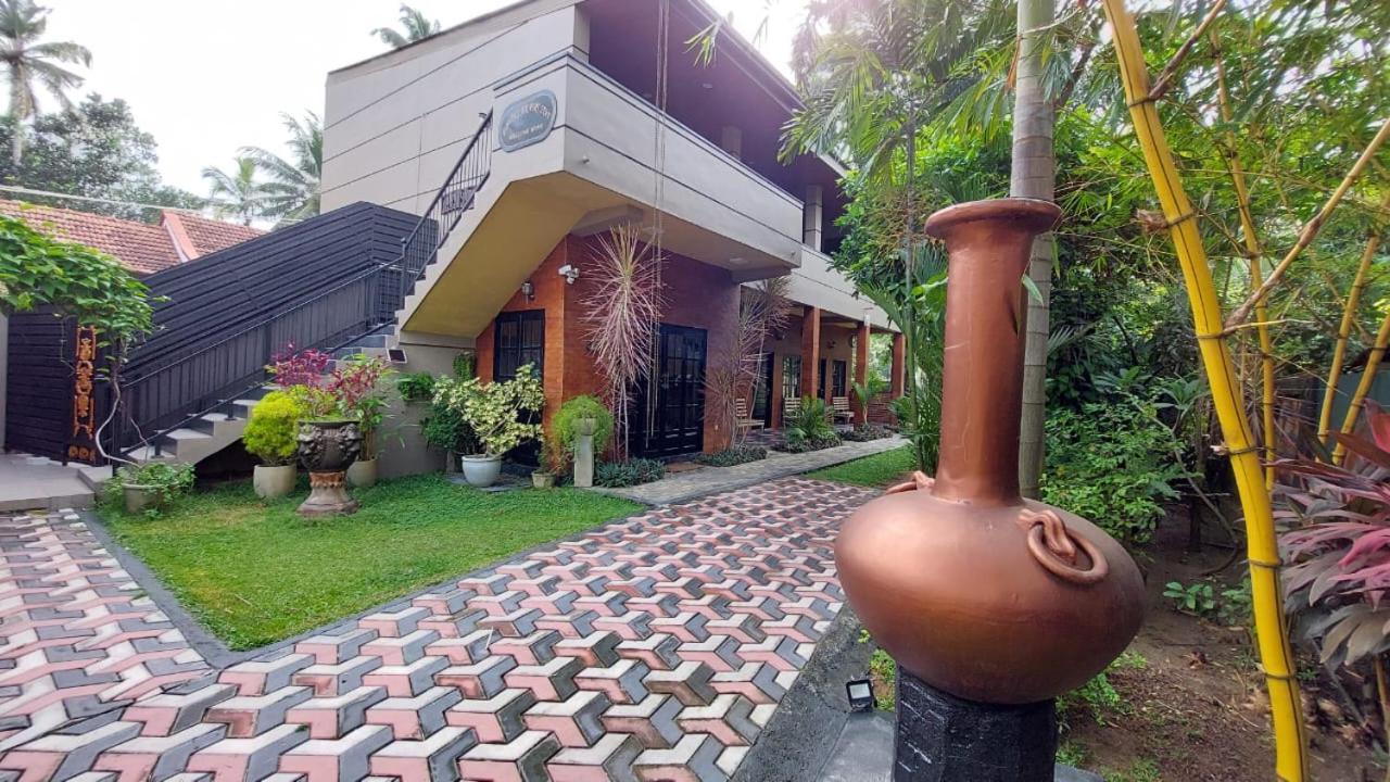 Edwin'S Airport Garden Bed and Breakfast Negombo Buitenkant foto
