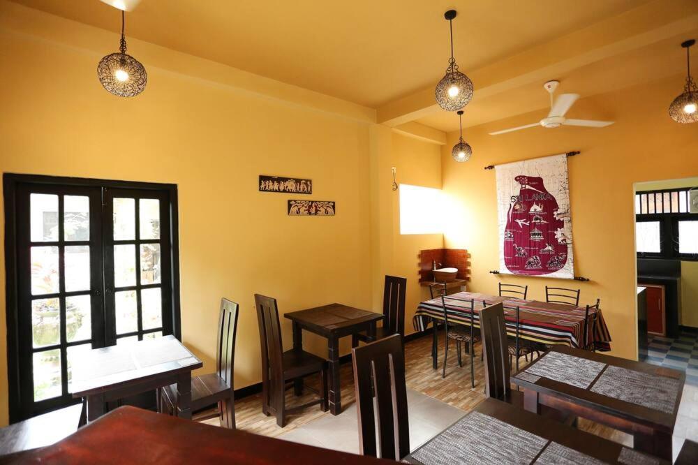 Edwin'S Airport Garden Bed and Breakfast Negombo Buitenkant foto