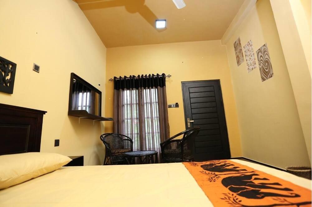 Edwin'S Airport Garden Bed and Breakfast Negombo Buitenkant foto