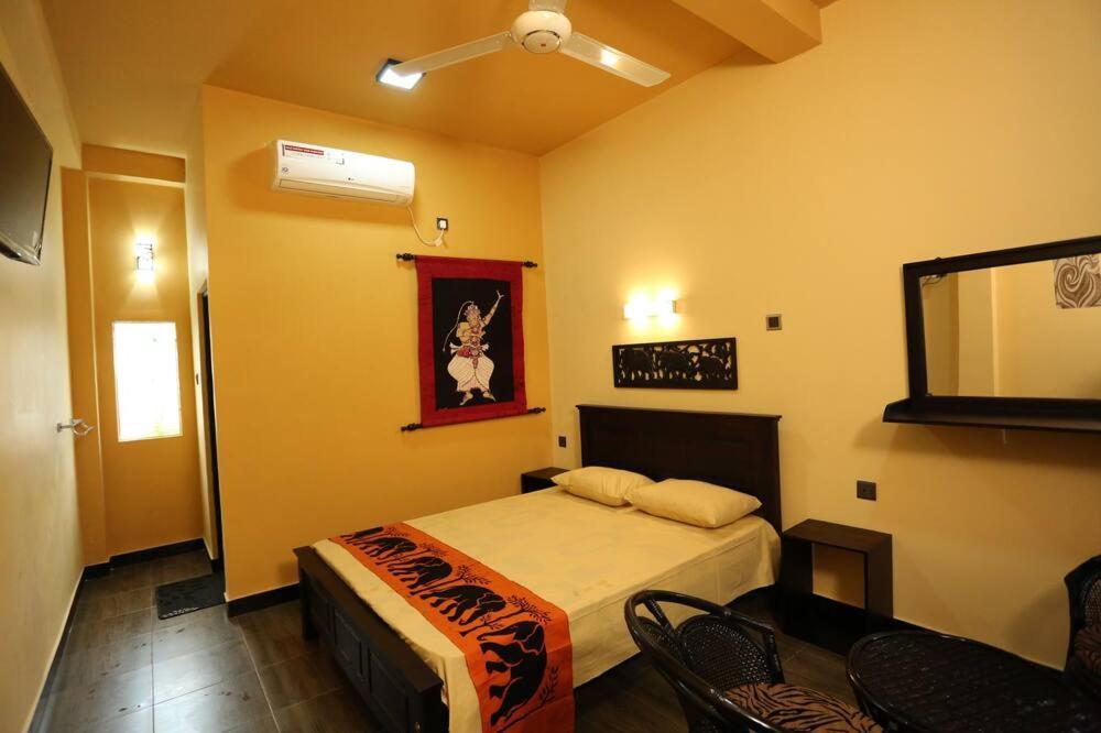 Edwin'S Airport Garden Bed and Breakfast Negombo Buitenkant foto