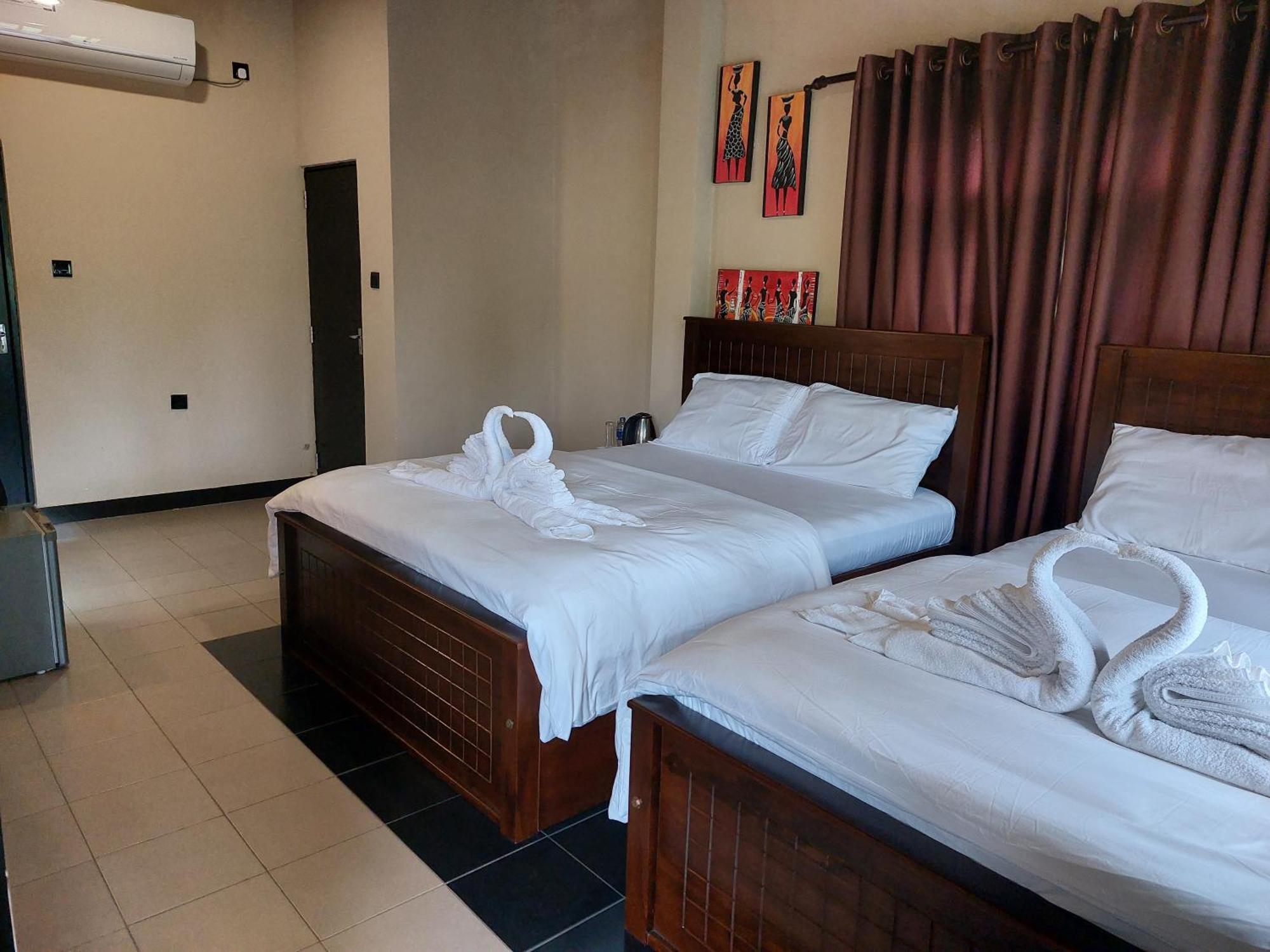 Edwin'S Airport Garden Bed and Breakfast Negombo Buitenkant foto